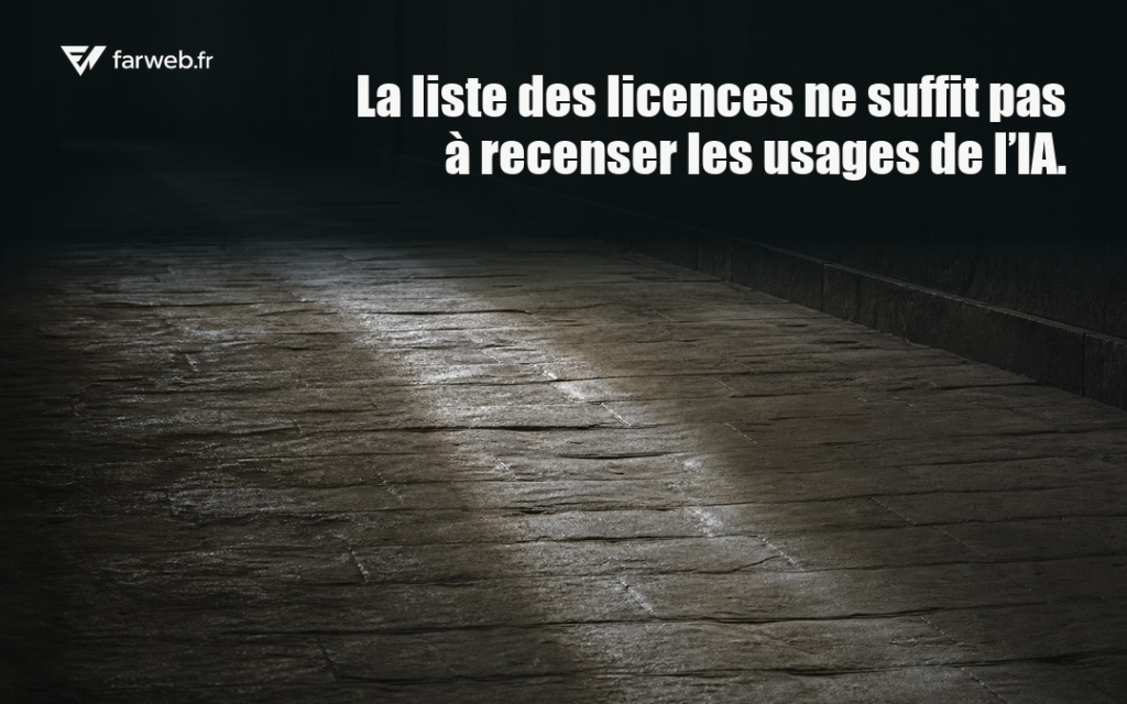 La lumière rasante révèle sur un sol de pierre le sillon poli laissé par des années de passage.