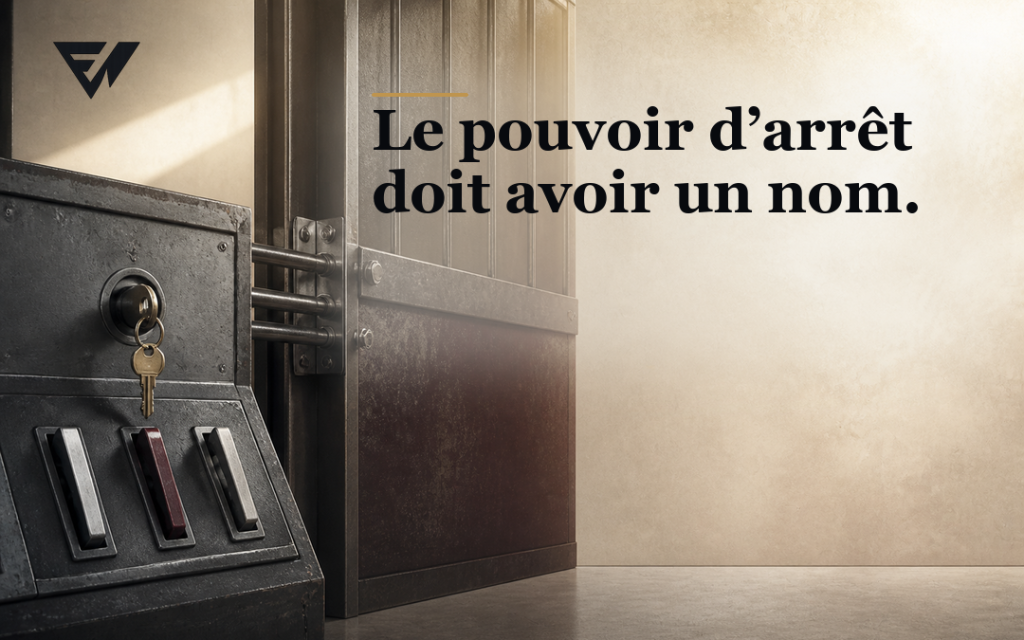 Une clé commande trois positions d’un mécanisme d’arrêt, pour illustrer la supervision d’un pilote IA.